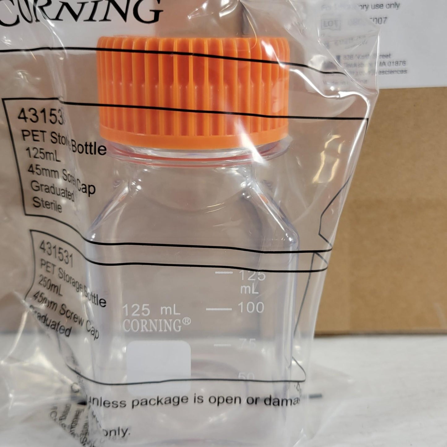 24/Case Corning 431530 PET Storage Bottle 125mL 45mm Screw Cap Graduated