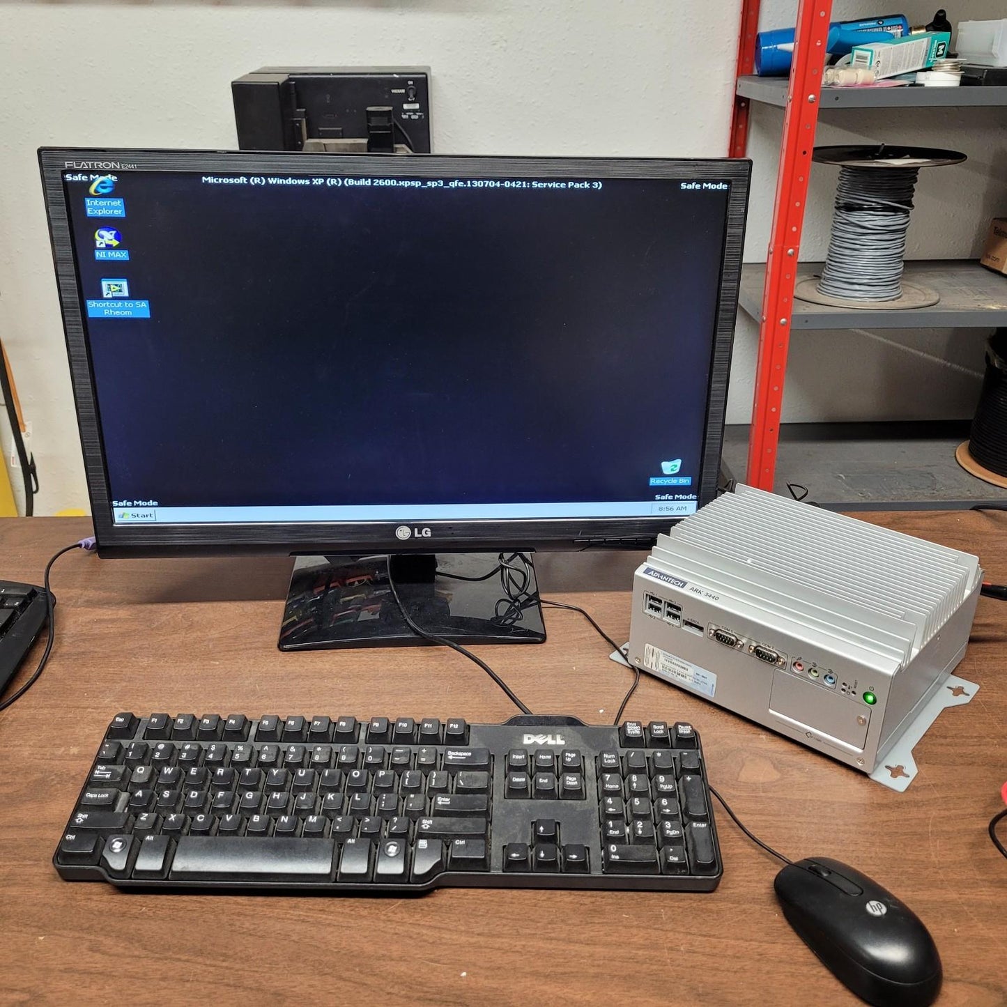 TESTED Advantech ARK-3440 Industrial Embedded Fanless Compact PC w/ Windows XP