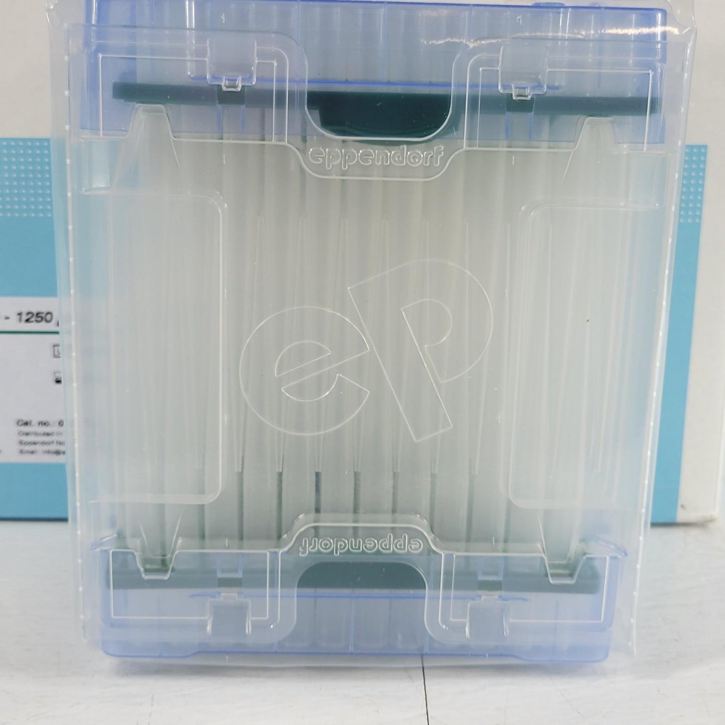 Eppendorf 022494006 epT.I.P.S. Reloads 50-1250µL 8 X 96 Tips PCR Clean