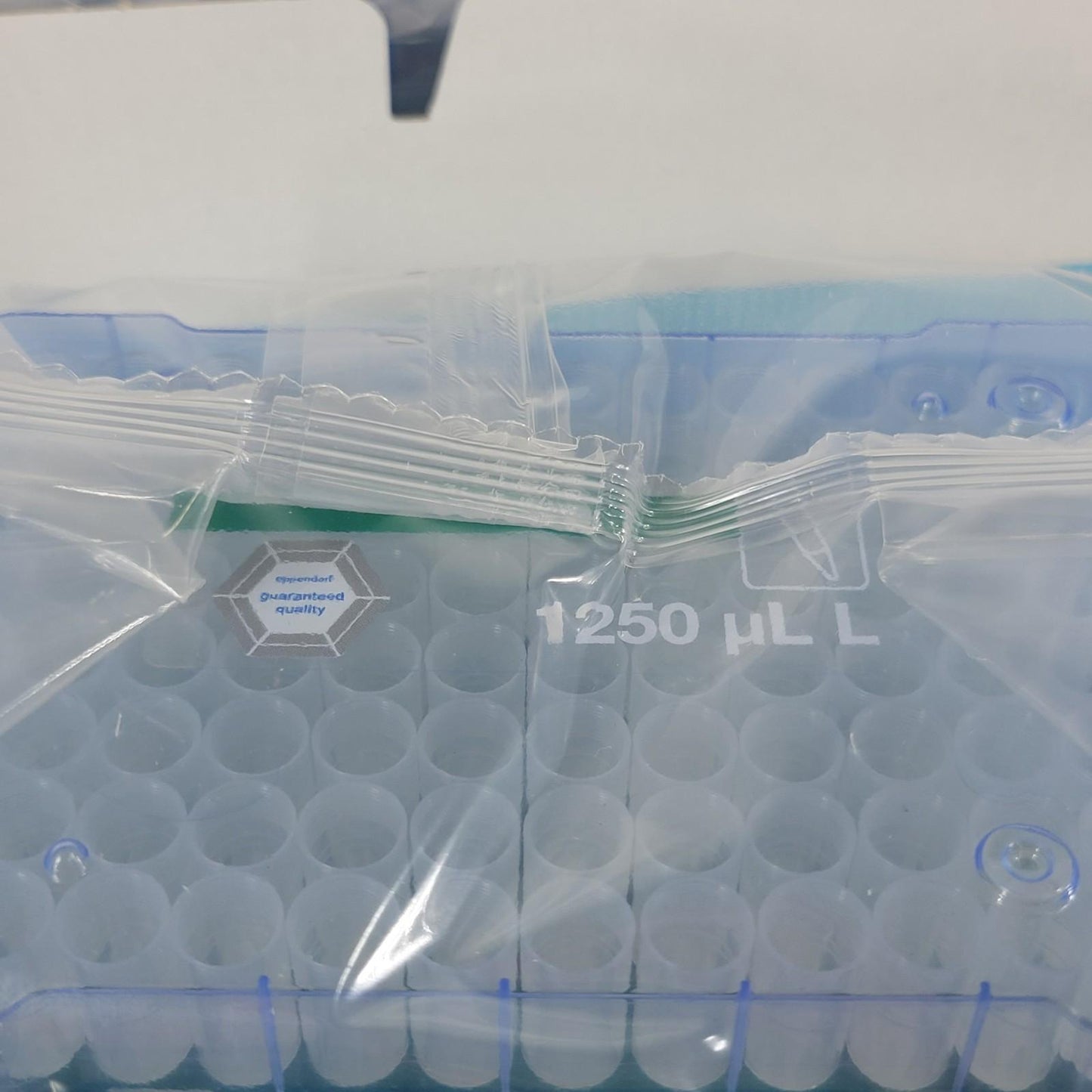Eppendorf 022494004 epT.I.P.S. Reloads 50 - 1250 μL 10 X 96 Tips In Trays Pipet