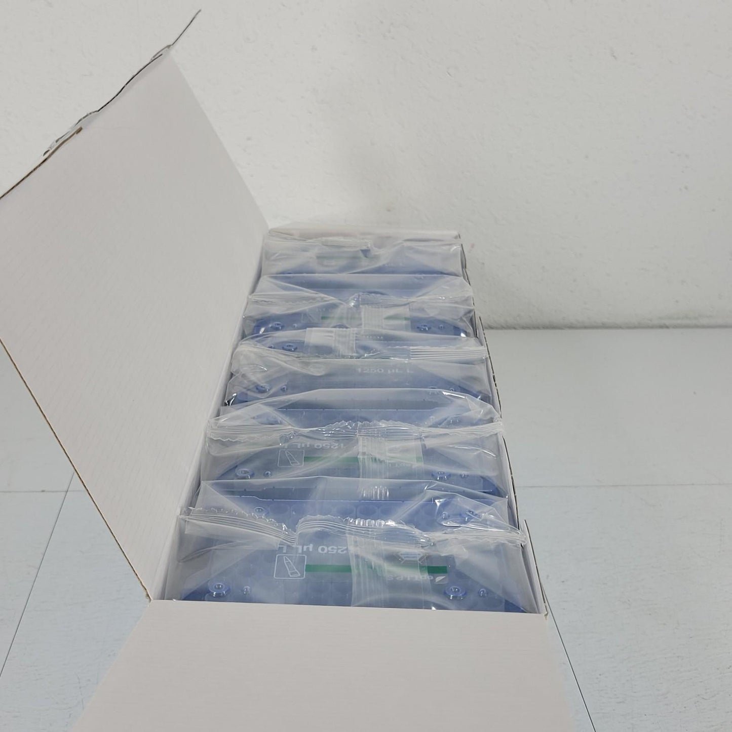 Eppendorf 022494004 epT.I.P.S. Reloads 50 - 1250 μL 10 X 96 Tips In Trays Pipet