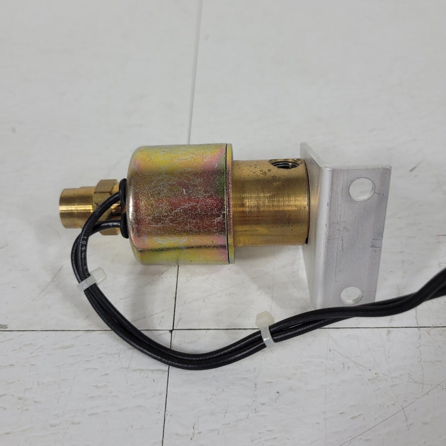 Parker C3DK1125 3-Way Solenoid Fluid Control Valve 125 PSI 24V DC FP8