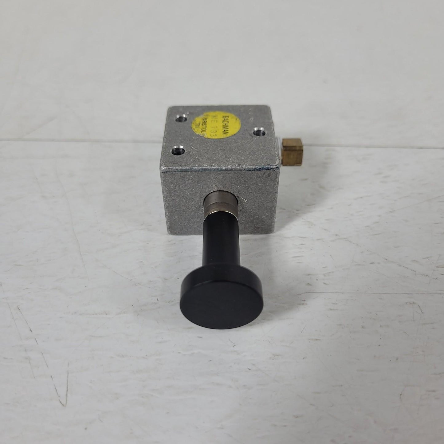Bachman ME-133 Manual 2-Way Valve Body Aluminum Housing Tapped Sides