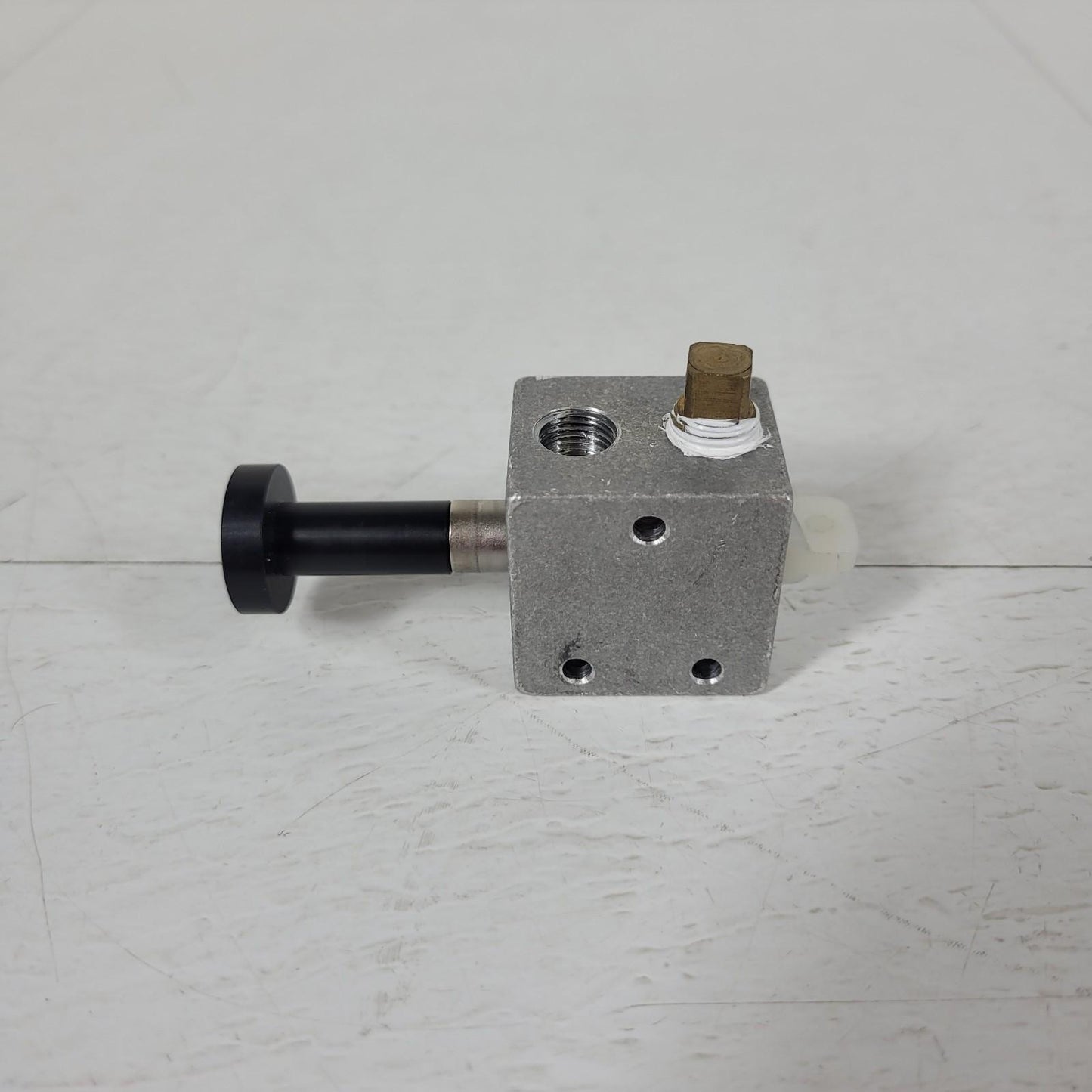 Bachman ME-133 Manual 2-Way Valve Body Aluminum Housing Tapped Sides