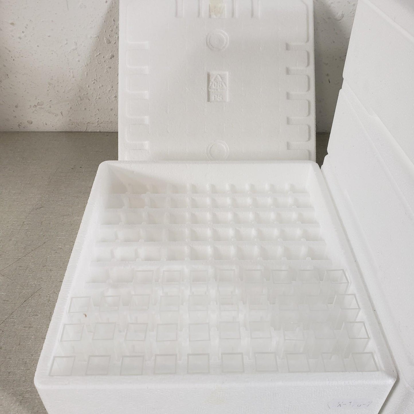 VWR 97000-590 Cuvettes PMMA Semi-Micro 12.5x12.5x45mm Spectrophotometry 330 pcs