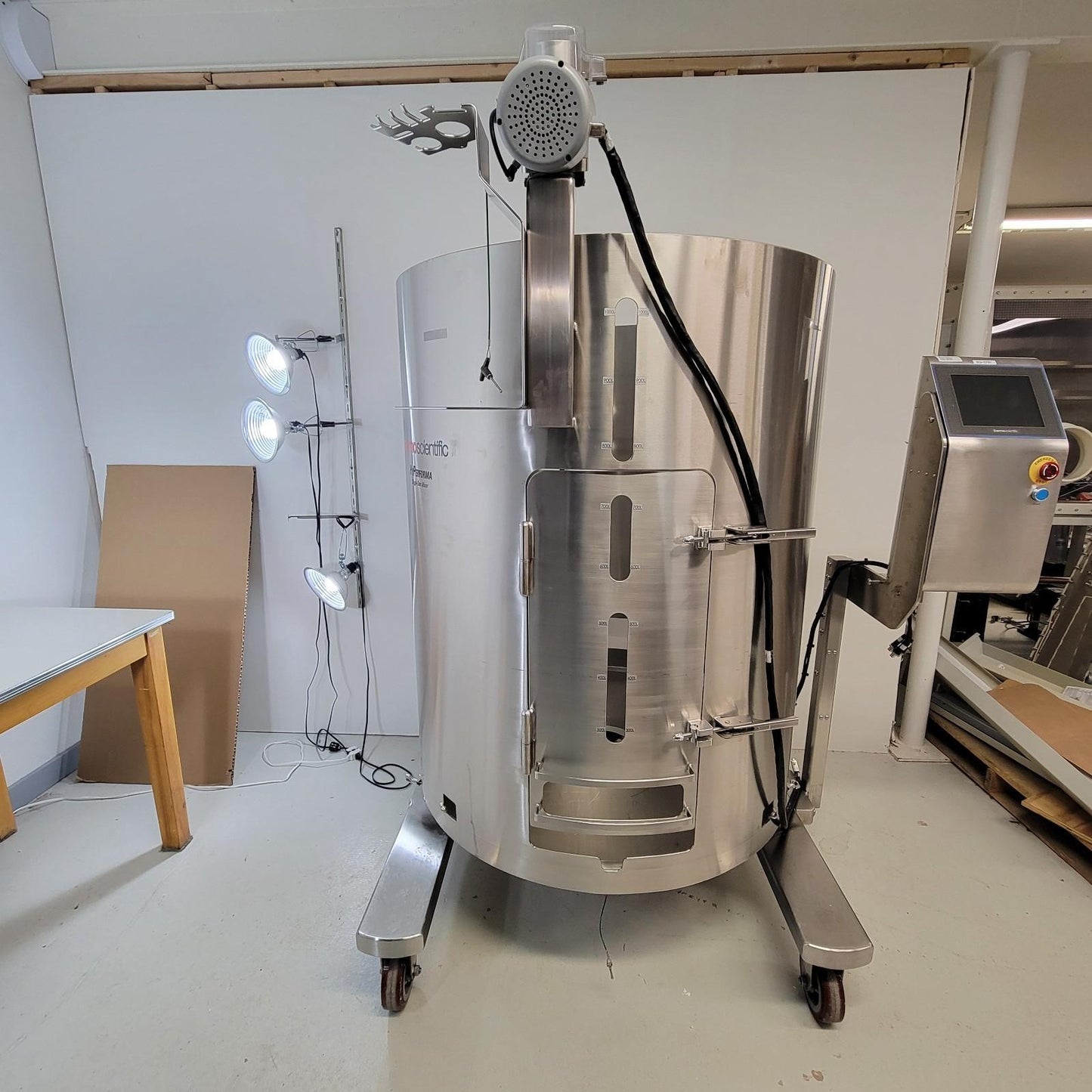 2020 Thermo HyPerforma 1000L Single-Use Mixer SUM1000.5082 Non-Jacketed