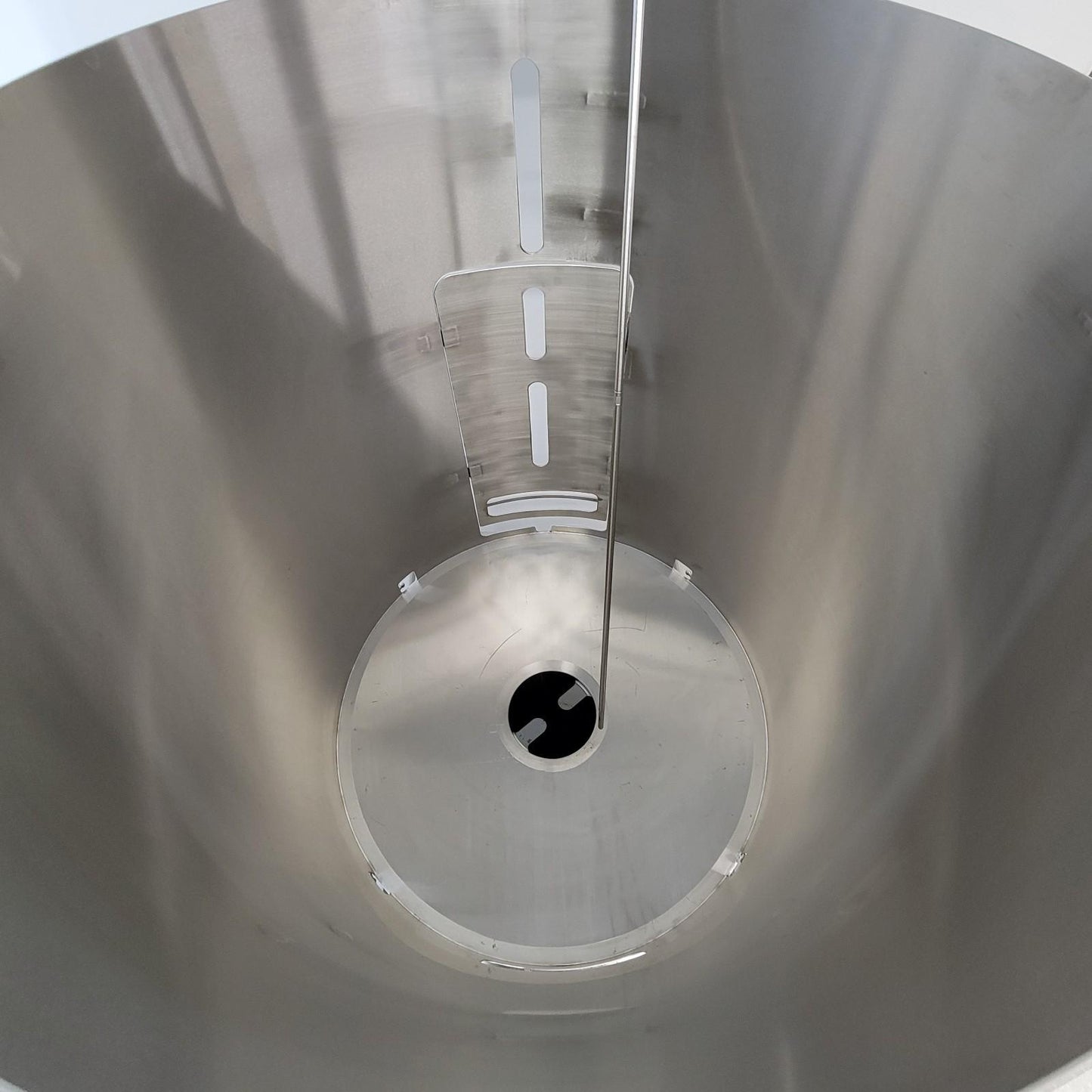 2020 Thermo HyPerforma 1000L Single-Use Mixer SUM1000.5082 Non-Jacketed