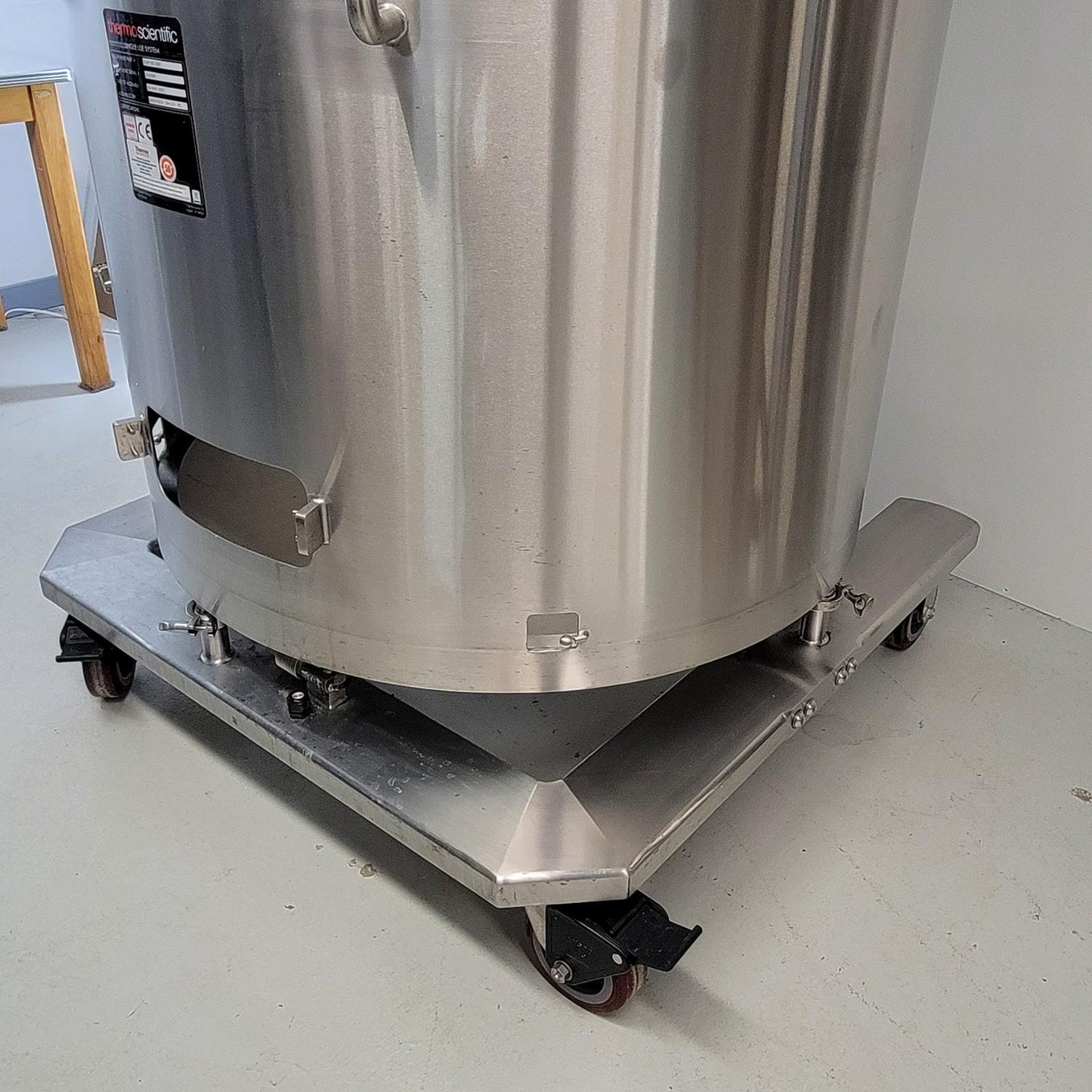 2020 Thermo HyPerforma 1000L Single-Use Mixer SUM1000.5082 Non-Jacketed