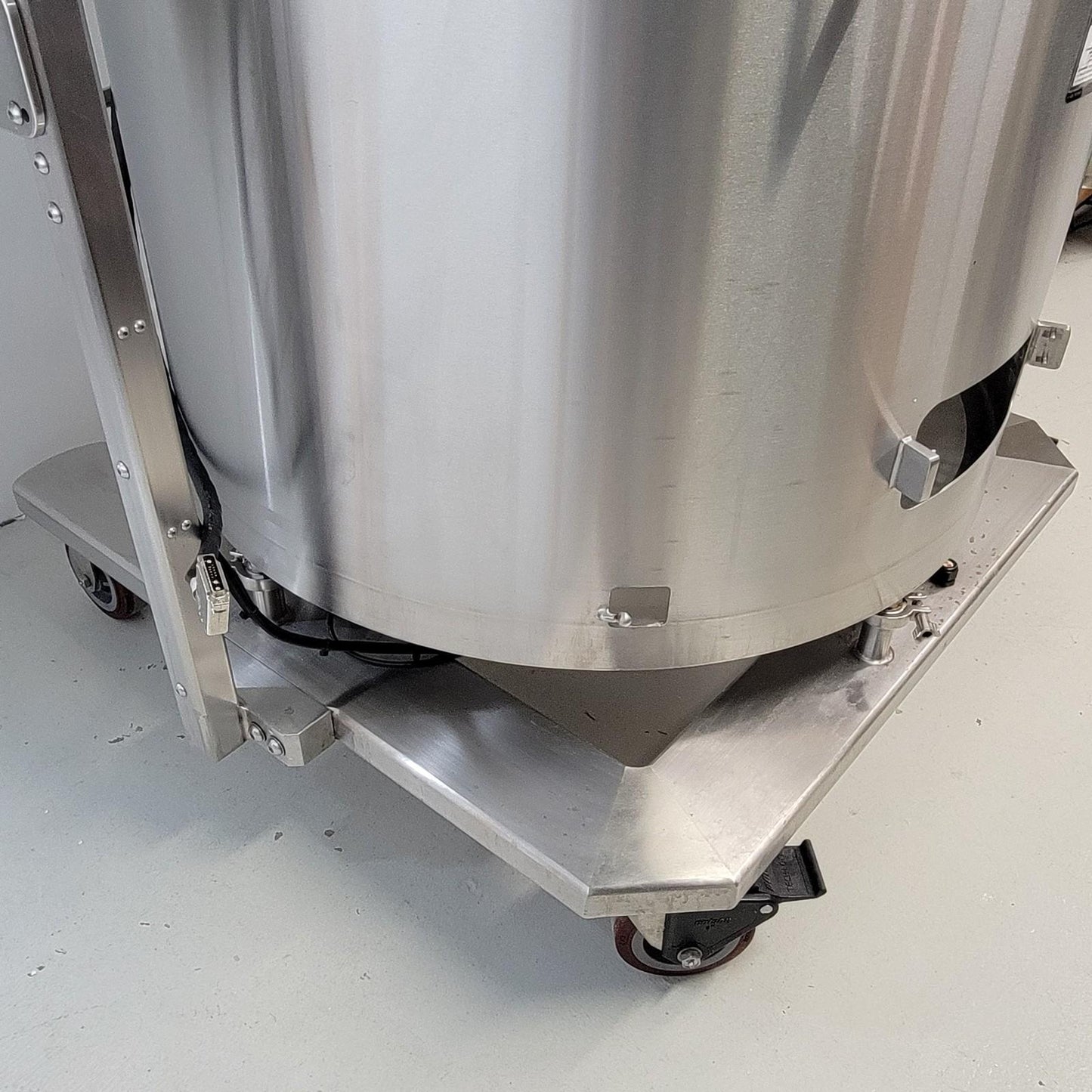2020 Thermo HyPerforma 1000L Single-Use Mixer SUM1000.5082 Non-Jacketed