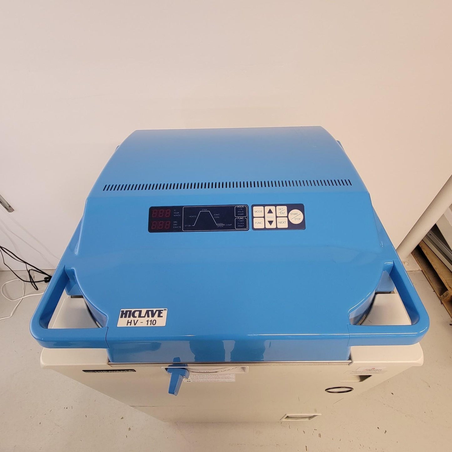 TESTED Hirayama HICLAVE HV-110 Upright Autoclave Sterilization Device w/ Basket