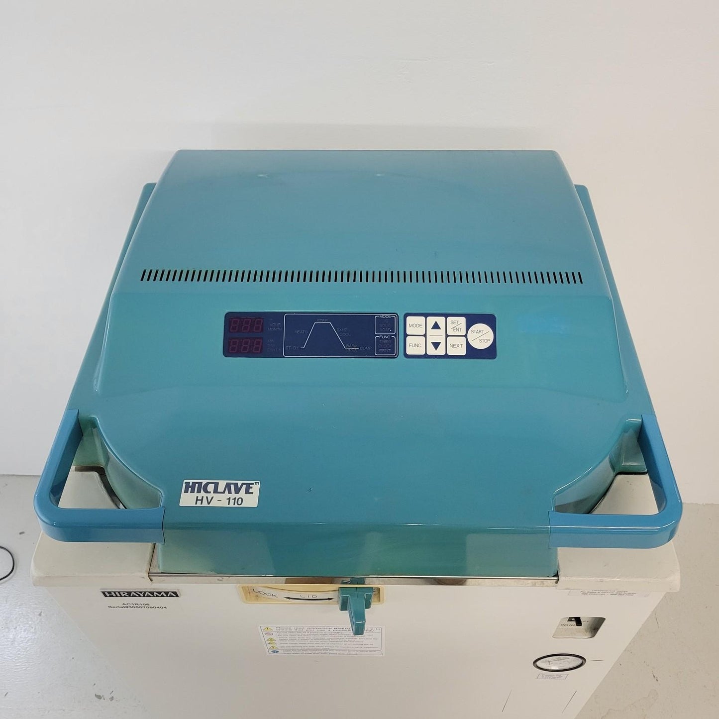 TESTED Hirayama HICLAVE HV-110 Upright Autoclave Sterilization Device 110 Liter