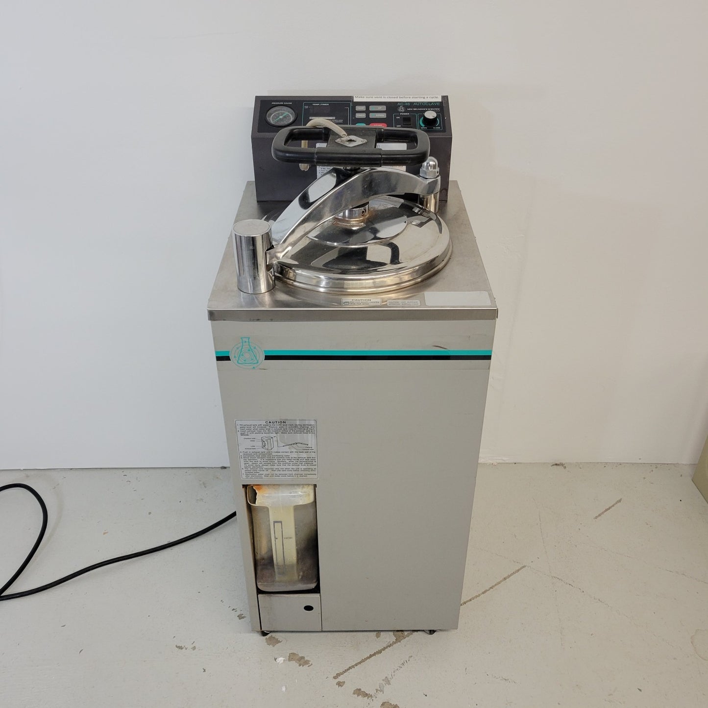 TESTED New Brunswick AC-48 Autoclave Steam Sterilization Chamber 120 VAC