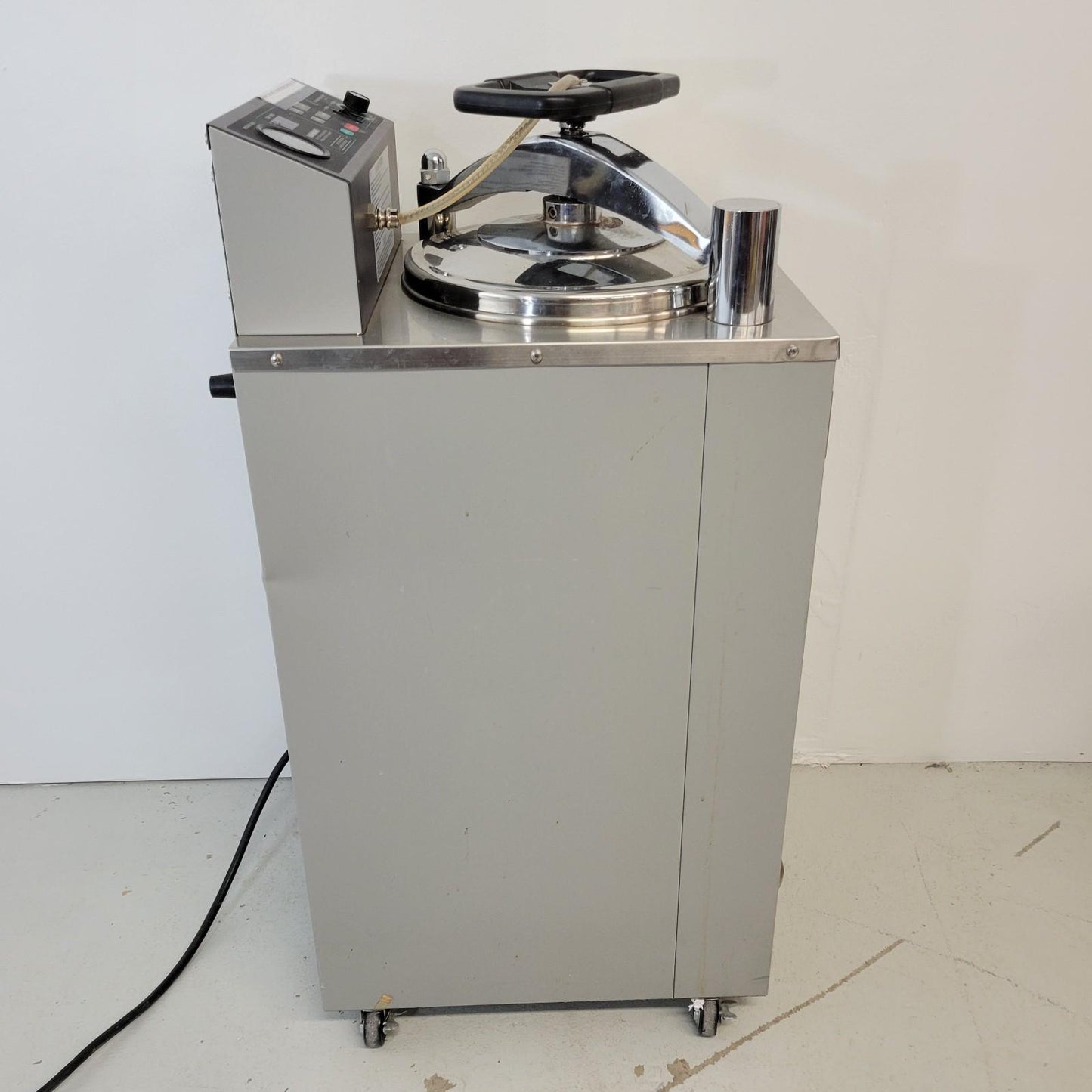 TESTED New Brunswick AC-48 Autoclave Steam Sterilization Chamber 120 VAC