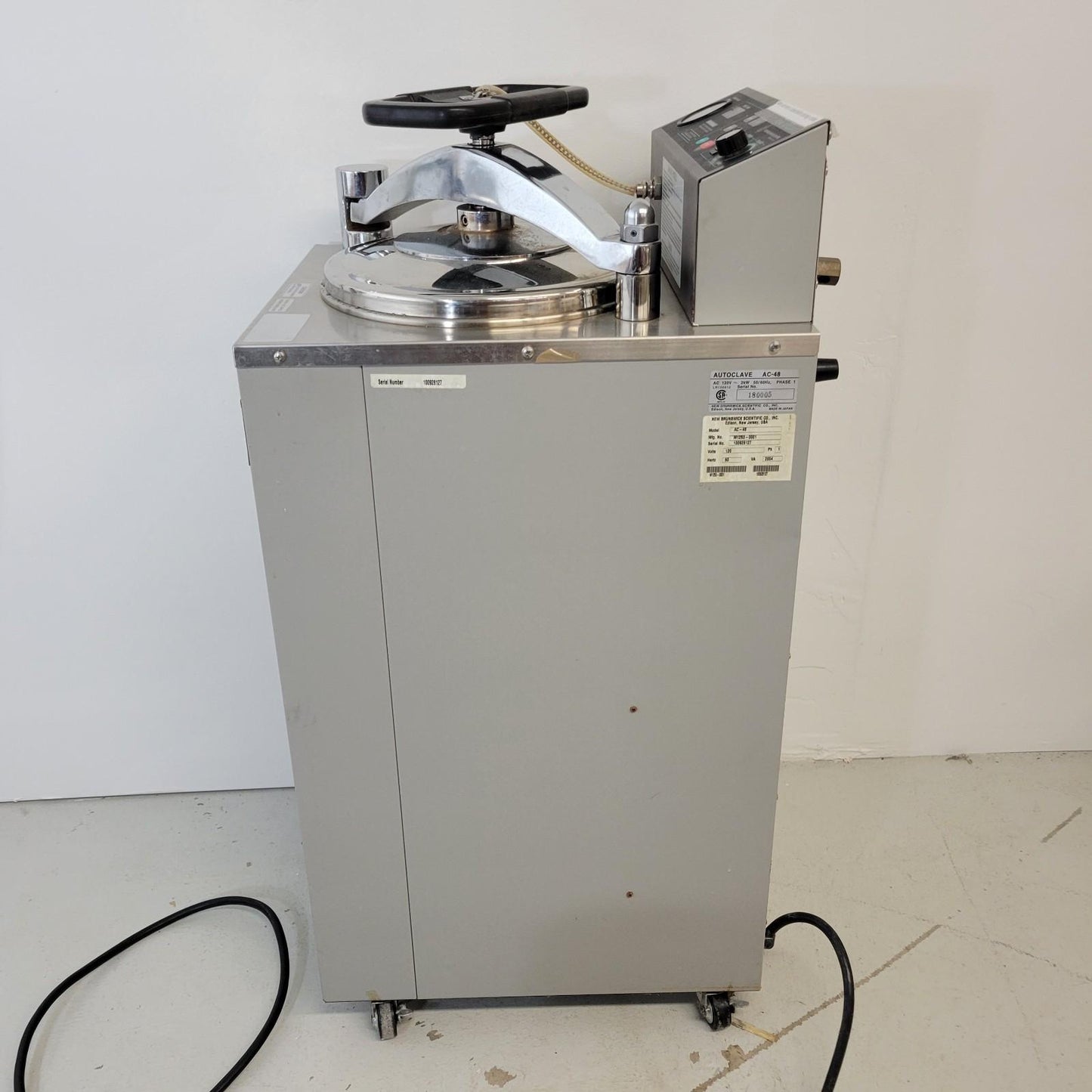 TESTED New Brunswick AC-48 Autoclave Steam Sterilization Chamber 120 VAC