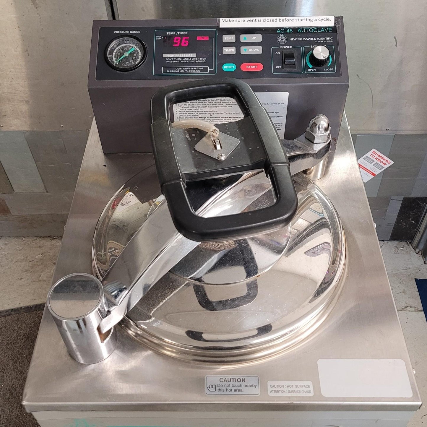TESTED New Brunswick AC-48 Autoclave Steam Sterilization Chamber 120 VAC