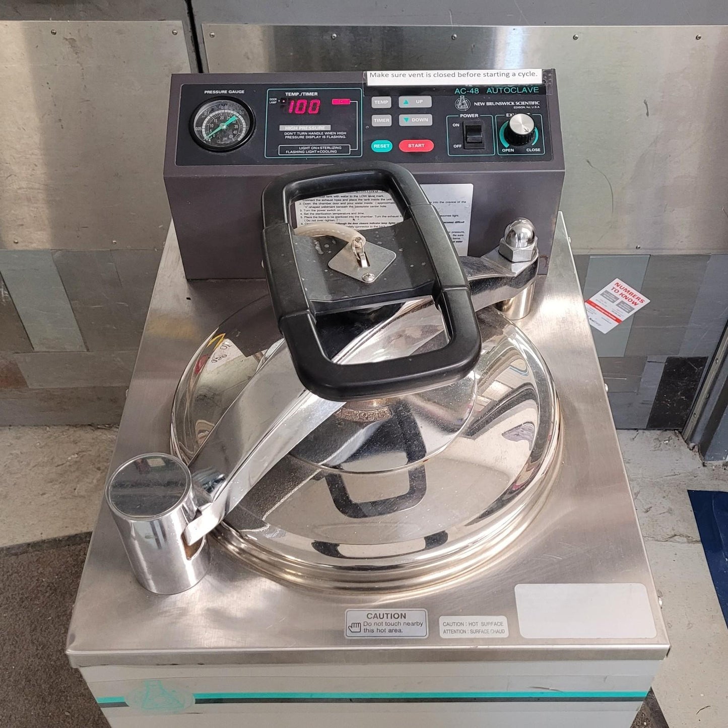 TESTED New Brunswick AC-48 Autoclave Steam Sterilization Chamber 120 VAC