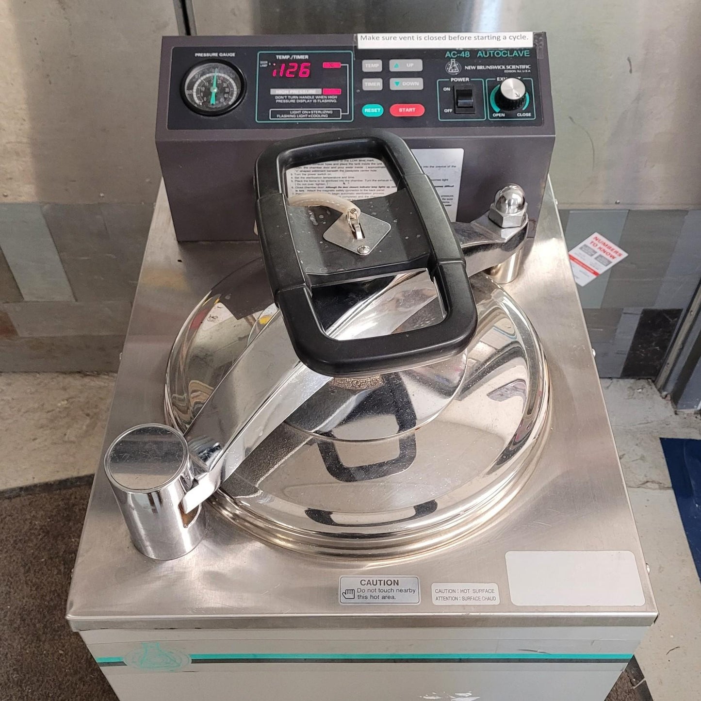 TESTED New Brunswick AC-48 Autoclave Steam Sterilization Chamber 120 VAC