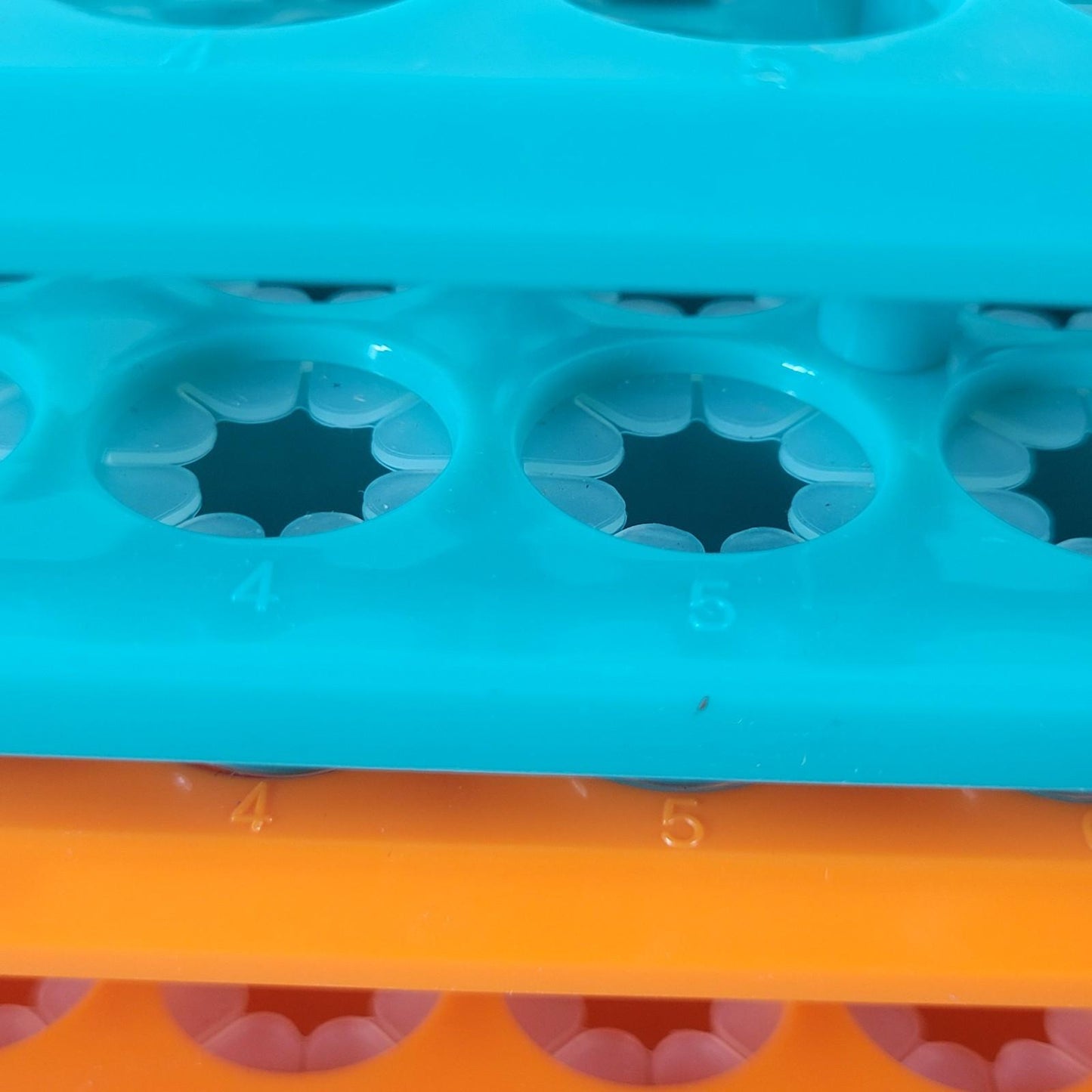Variety Of Test Tube Vials Holder Racks Centrifuge PCR Wire Plastic Scienceware