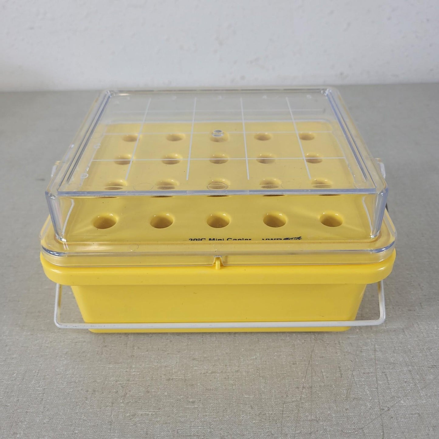 VWR Globe 454025 Cryocool Mini Cooler 20-Place 4x5 -20°C 1.5 mL Tubes Yellow