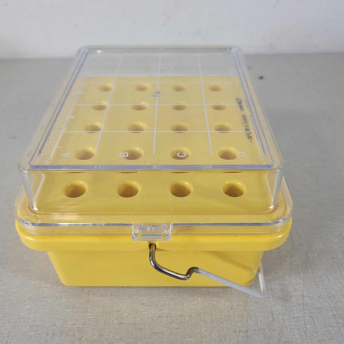 VWR Globe 454025 Cryocool Mini Cooler 20-Place 4x5 -20°C 1.5 mL Tubes Yellow