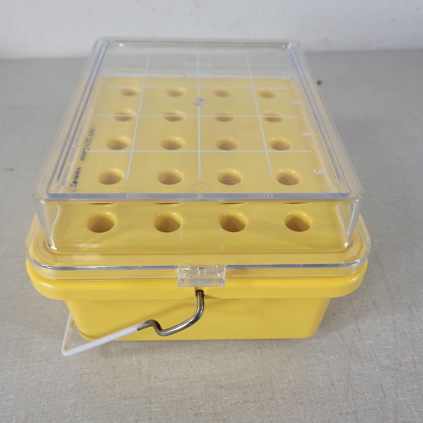 VWR Globe 454025 Cryocool Mini Cooler 20-Place 4x5 -20°C 1.5 mL Tubes Yellow