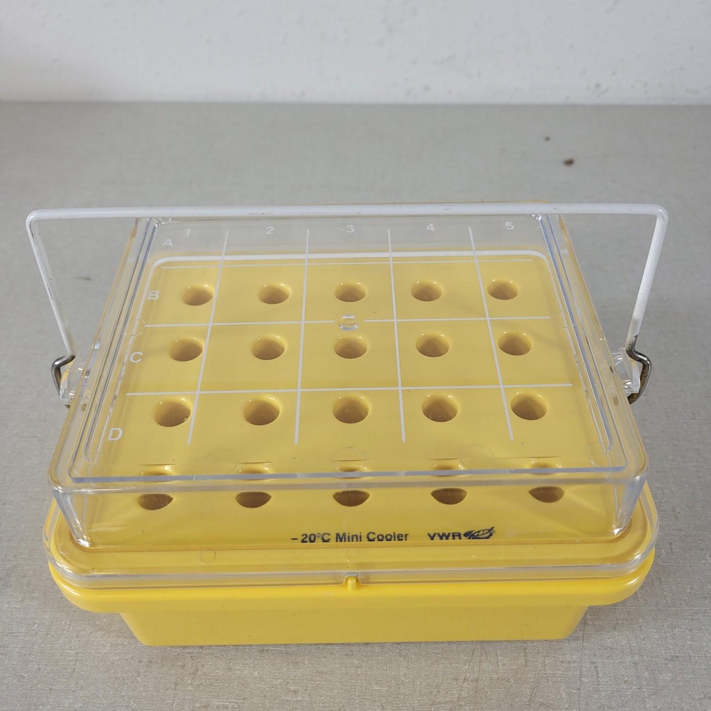VWR Globe 454025 Cryocool Mini Cooler 20-Place 4x5 -20°C 1.5 mL Tubes Yellow