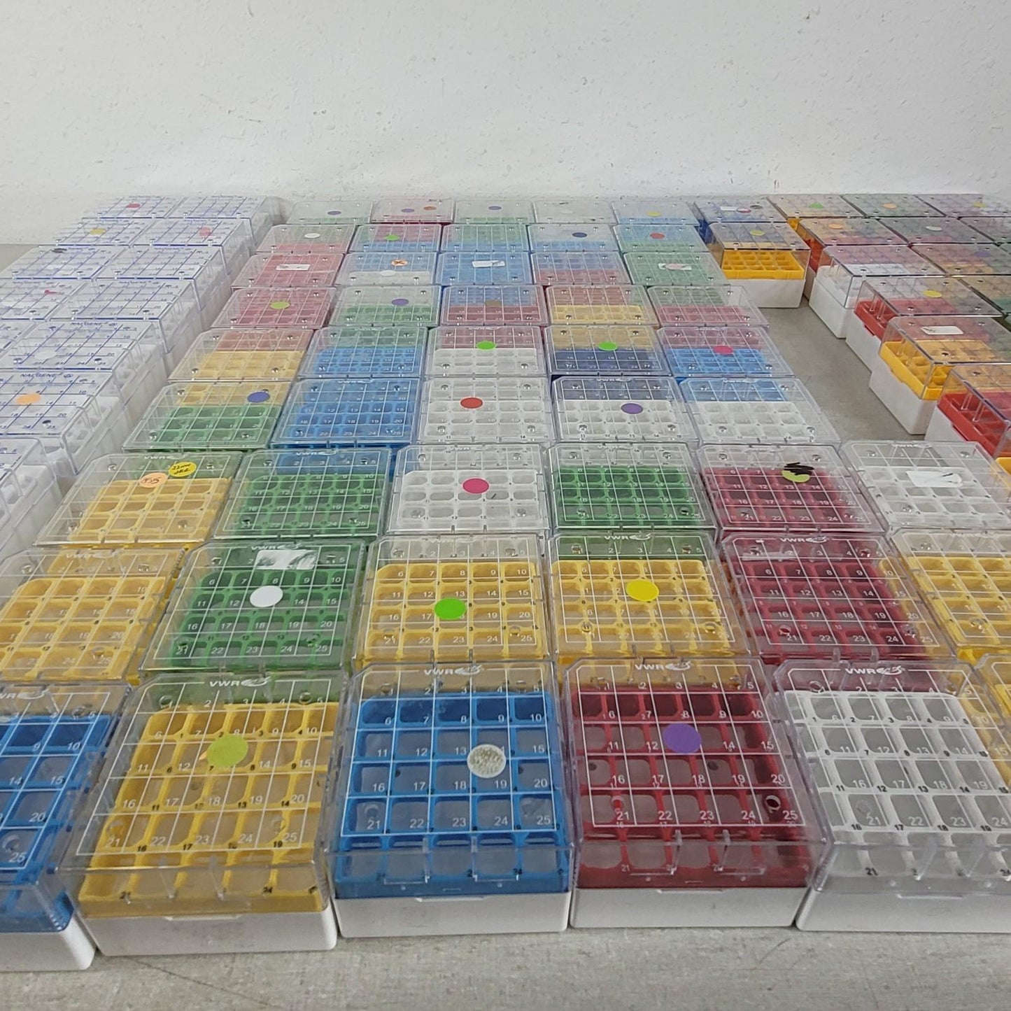 Lot Of 95 Nalgene VWR 5025-0505 CryoBoxes Polycarbonate 25-Place Cryogenic Vials