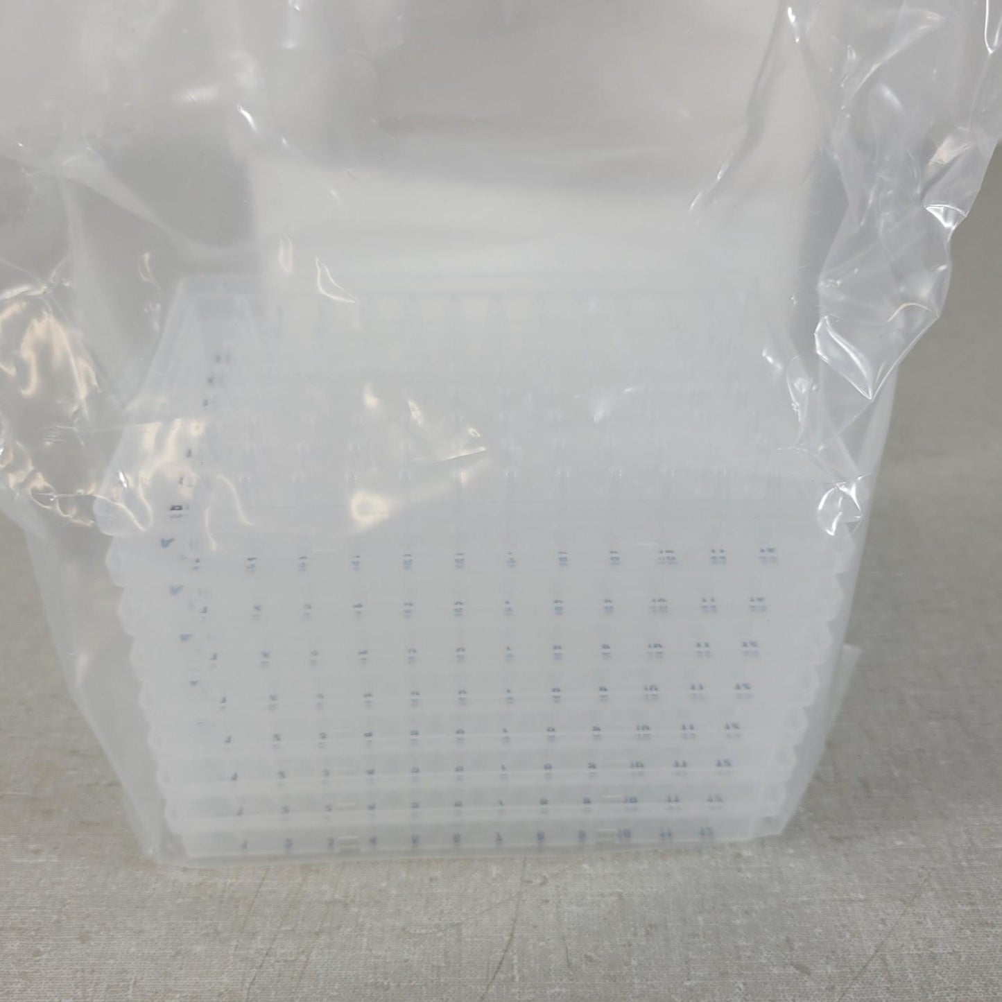 VWR 490003-844 Gene Mate 96 Well Full Skirted Low Profile 0.1 ml Natural 8 Pack