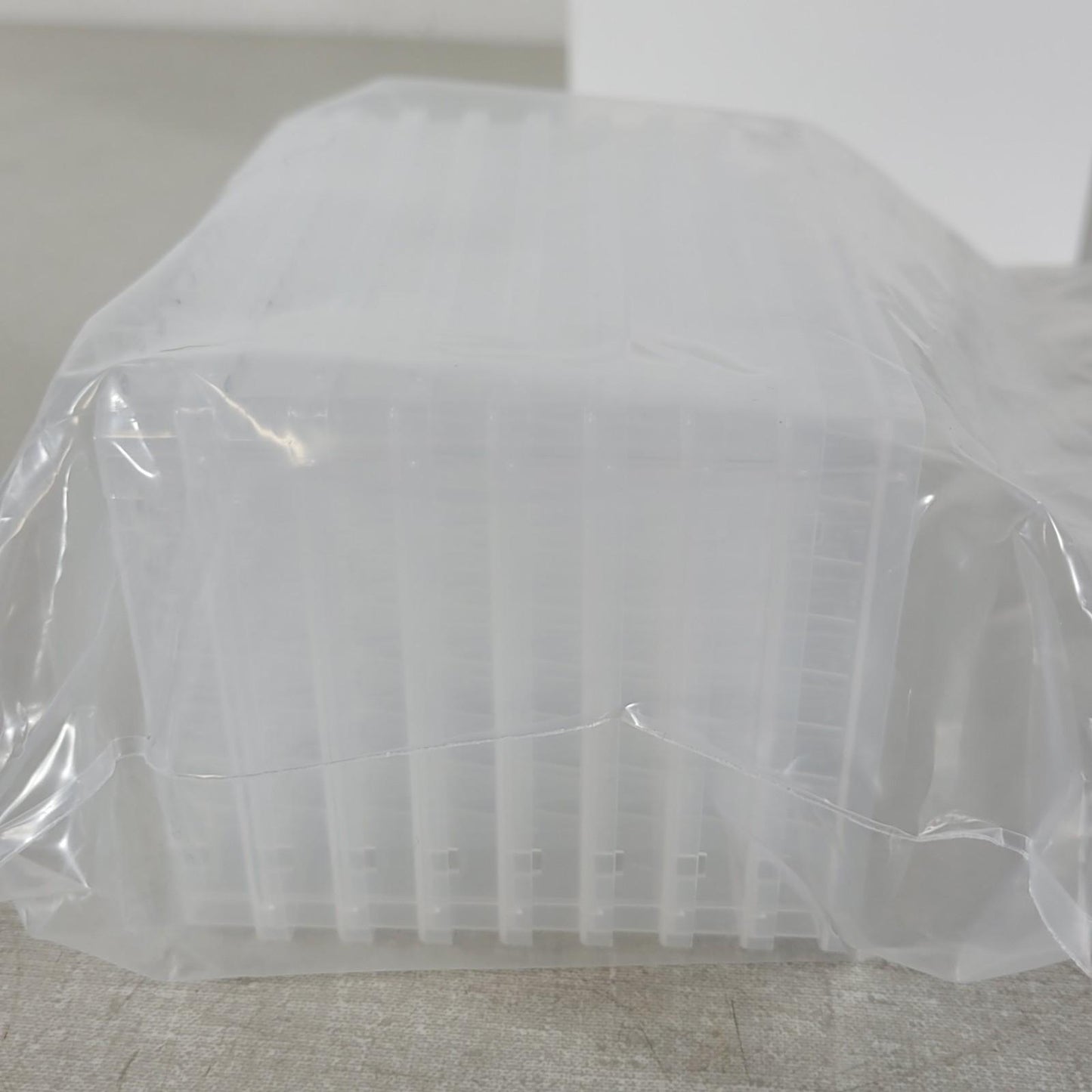 VWR 490003-844 Gene Mate 96 Well Full Skirted Low Profile 0.1 ml Natural 8 Pack