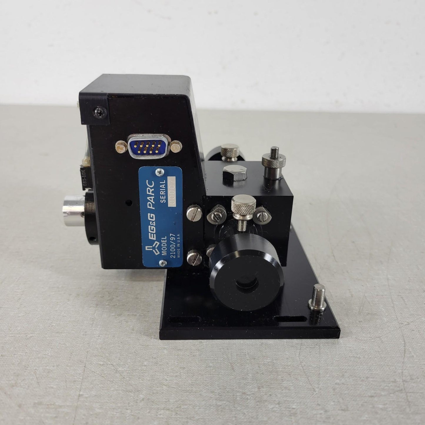 EG&G PARC 2100/97 Frequency Doubler DB9 w/ 5 Volts K82501-P18142 Stepper