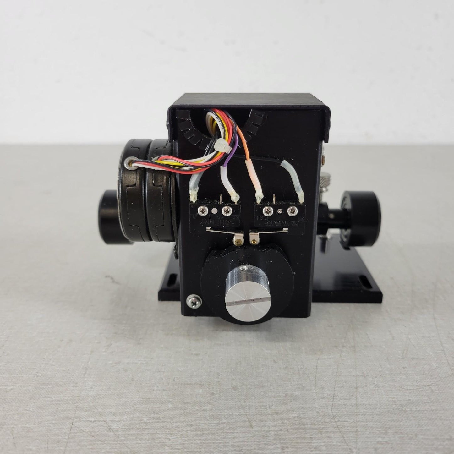 EG&G PARC 2100/97 Frequency Doubler DB9 w/ 5 Volts K82501-P18142 Stepper