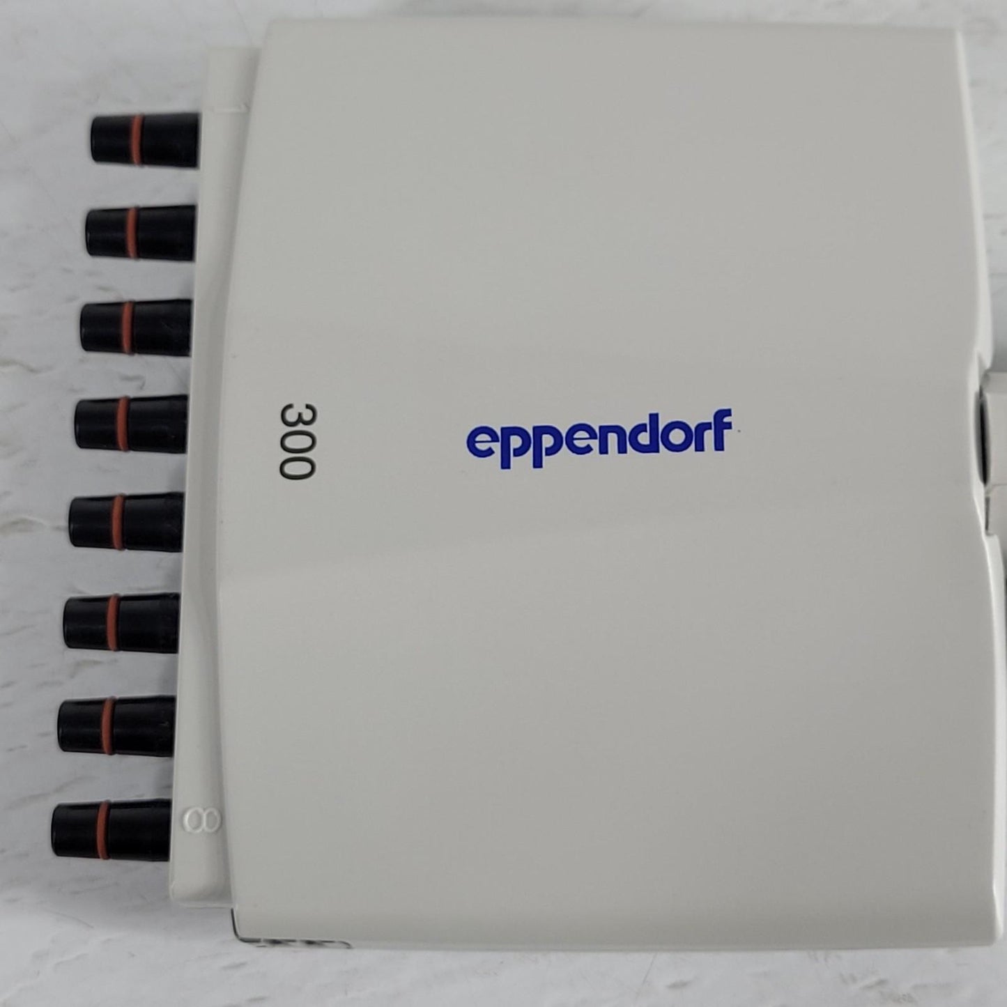 Eppendorf EPPR3065 30-300µL 8-Channel Pipette Orange Adjustable Vol 4926000050