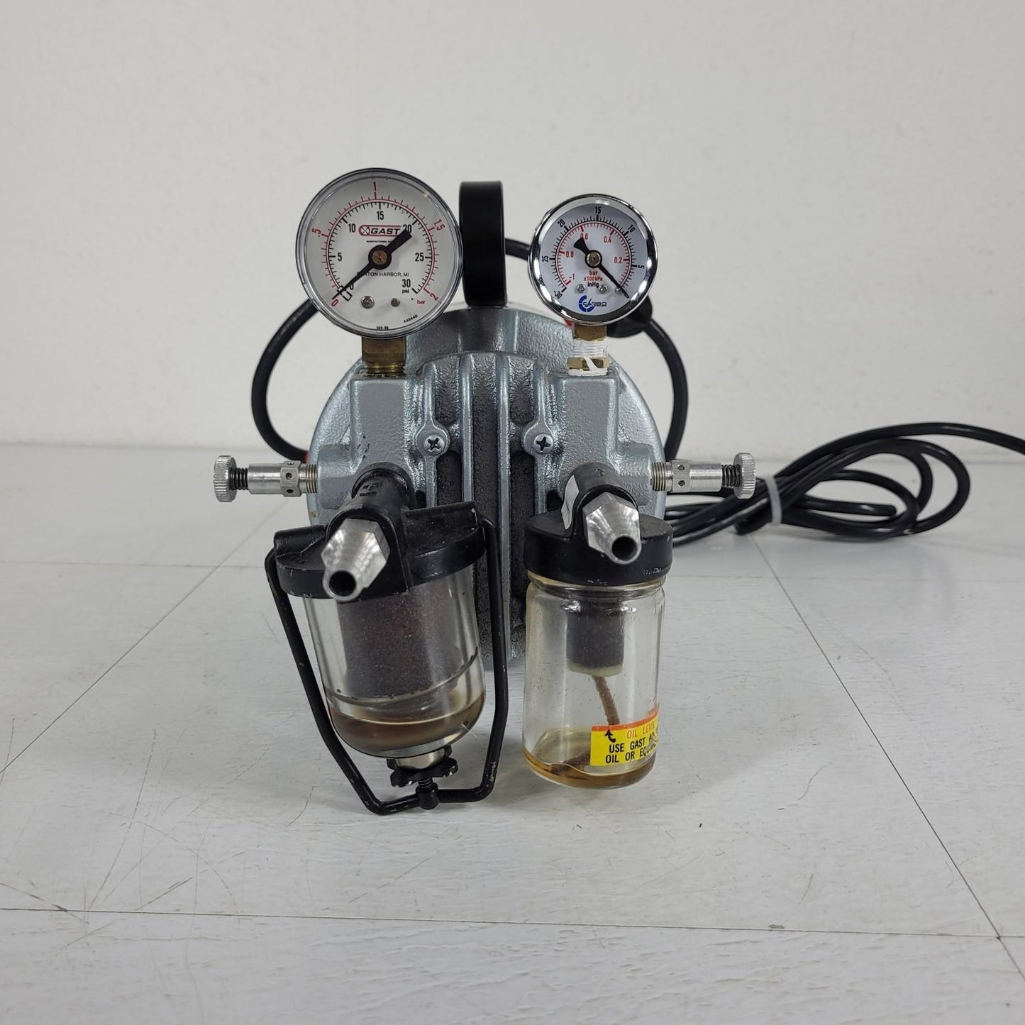 TESTED PULLS STRONG Gast G8GCX Air Vacuum Compressor Pump 1/6HP Collection Cups