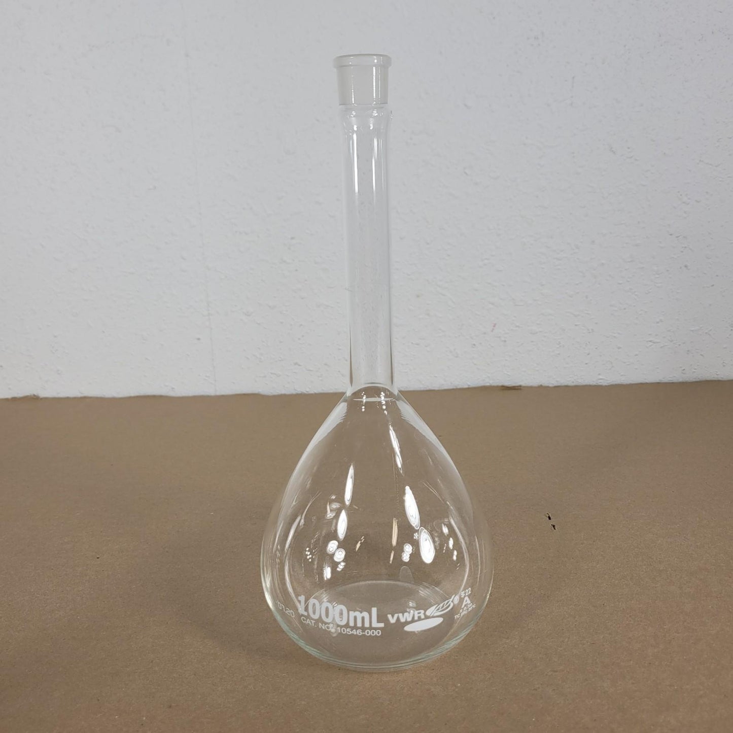 VWR 10546-000 1000mL Volumetric Flask Class A Borosilicate Glass w/ Stopper