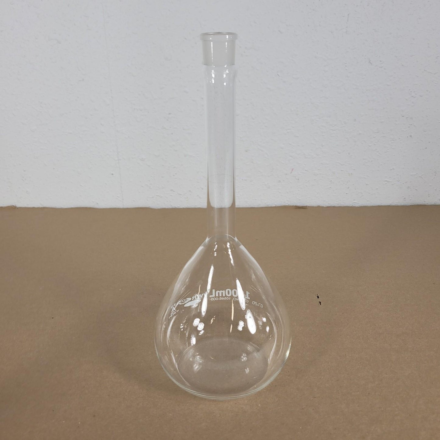 VWR 10546-000 1000mL Volumetric Flask Class A Borosilicate Glass w/ Stopper