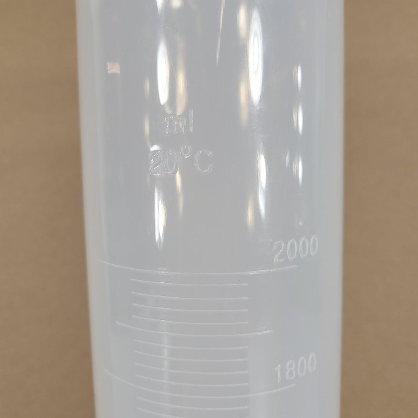 PolyLab 2000mL Capacity Graduated Measuring Cylinder Polypropylene Plastic 20°C