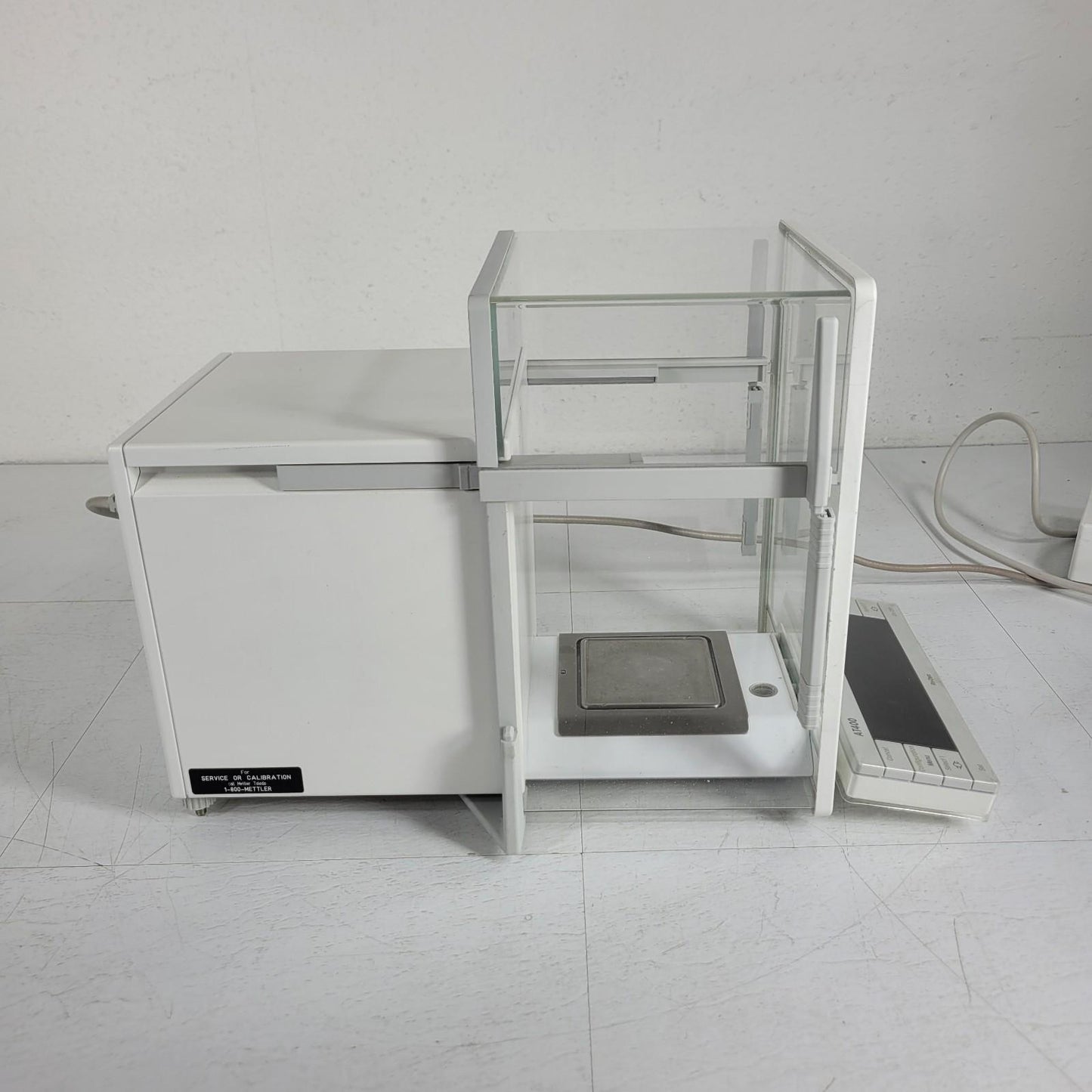 Mettler Toledo AT400 Electronic Analytical Balance 405g d=0.1mg w/ AutoCal