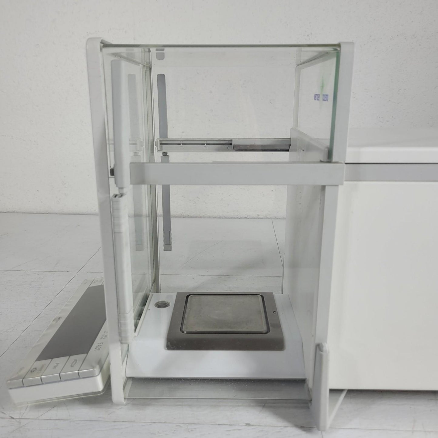 Mettler Toledo AT400 Electronic Analytical Balance 405g d=0.1mg w/ AutoCal