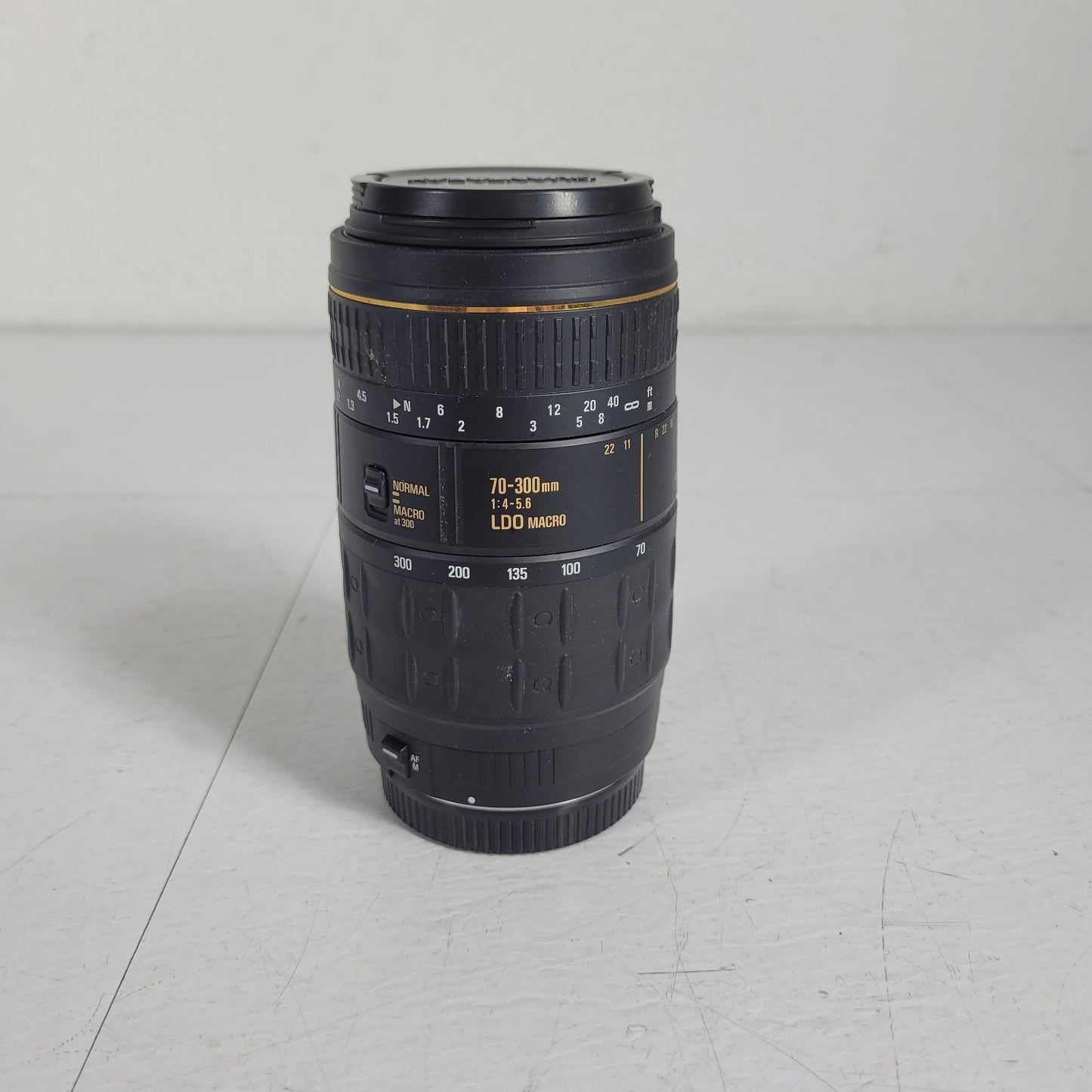 Quantaray LDO Macro Telephoto Zoom Lens 70-300 mm 1/4–5.6 for Canon AF