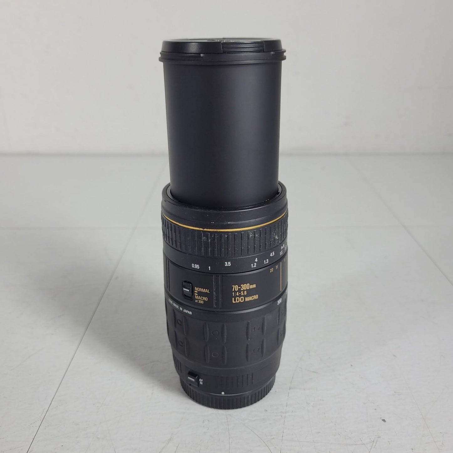 Quantaray LDO Macro Telephoto Zoom Lens 70-300 mm 1/4–5.6 for Canon AF