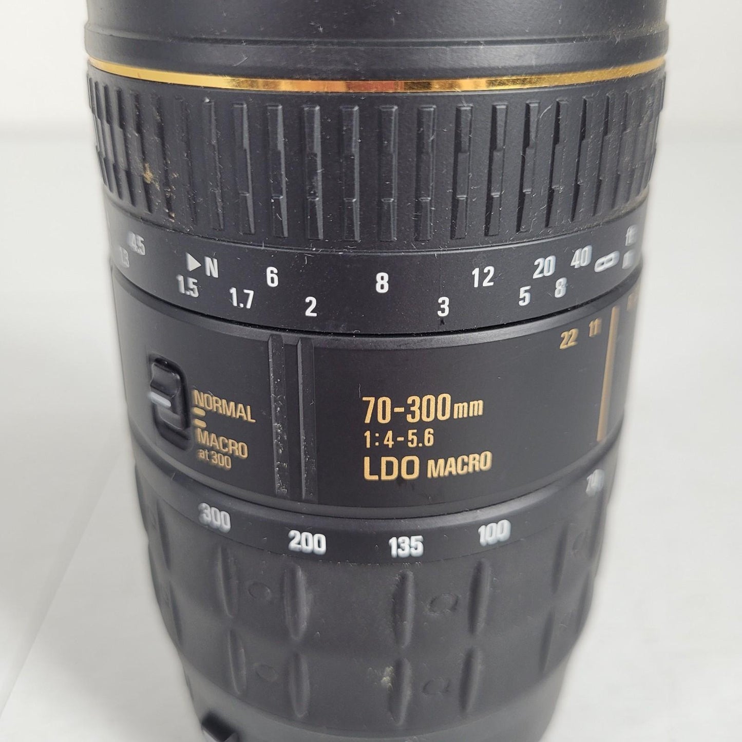 Quantaray LDO Macro Telephoto Zoom Lens 70-300 mm 1/4–5.6 for Canon AF