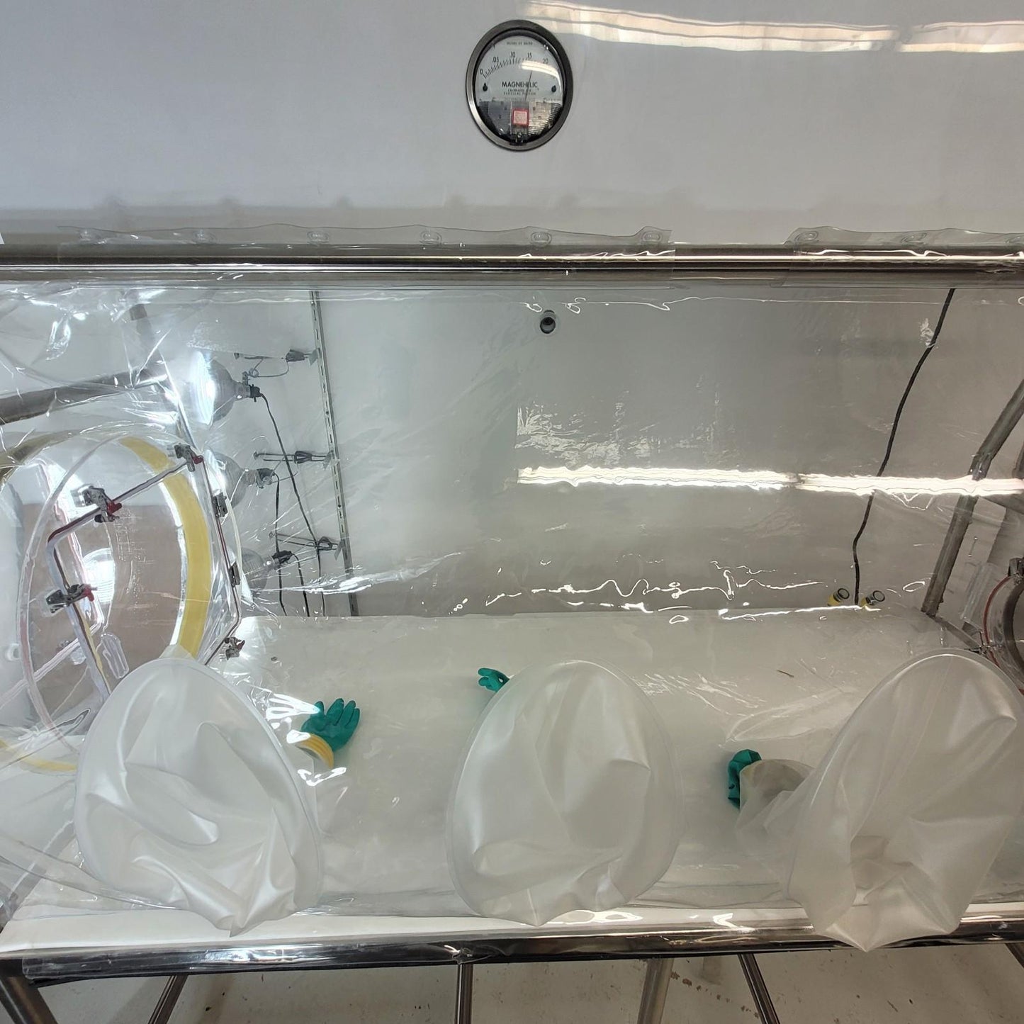 CBC Flexible Film Softwall Isolator Barrier for Bio/Pharmaceutical Testing