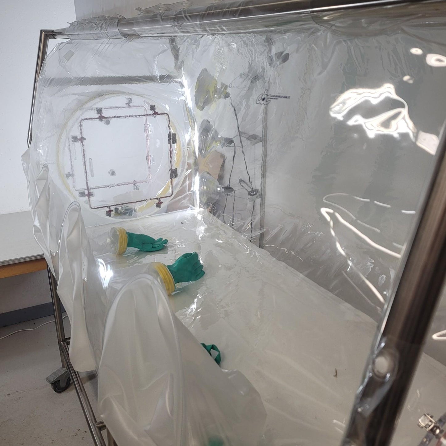 CBC Flexible Film Softwall Isolator Barrier for Bio/Pharmaceutical Testing