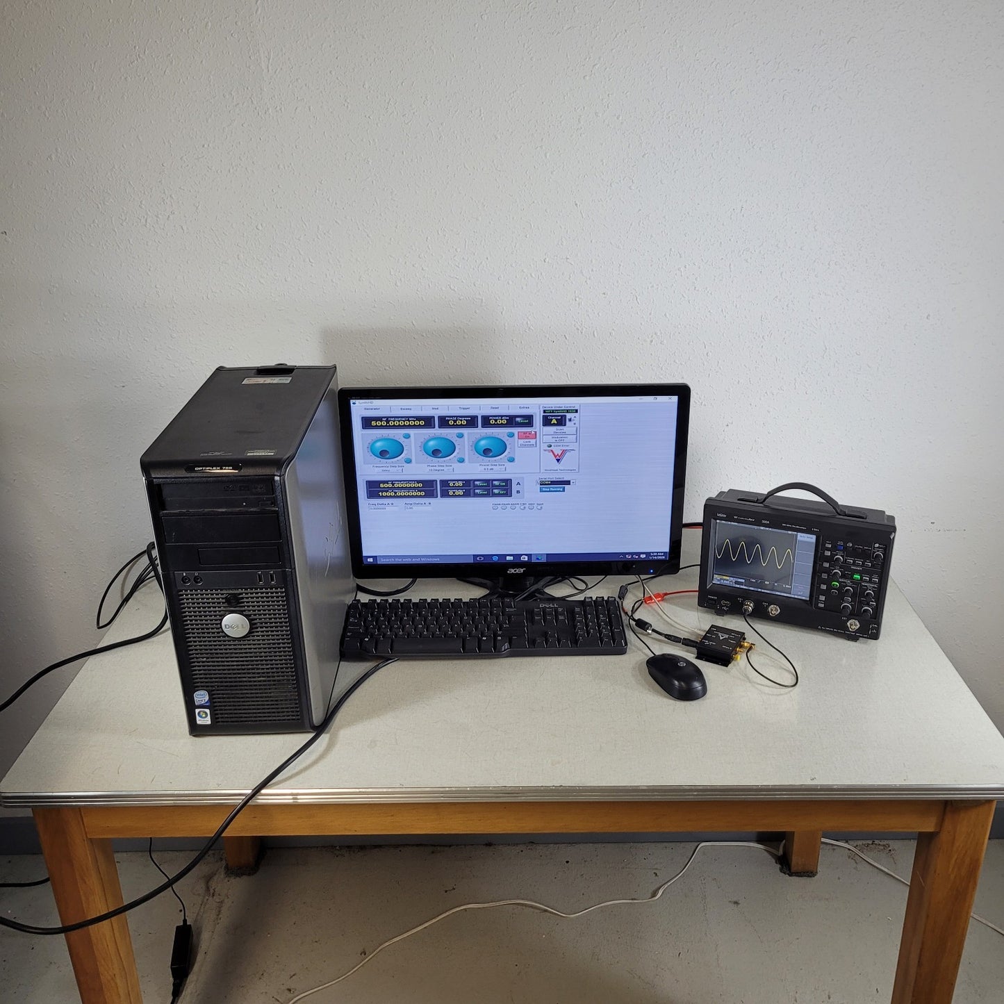 TESTED Windfreak Tech SynthHD 10MHz–15GHz Dual Channel RF Signal Generator