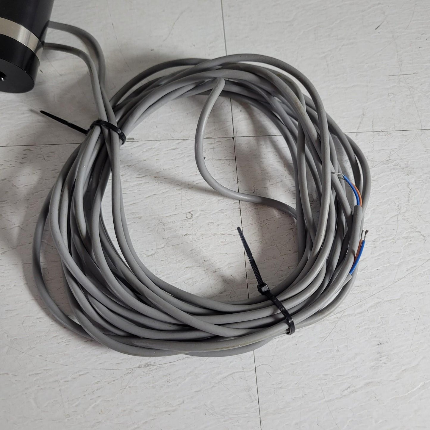 Huntington 3" Stroke Linear Pneumatic Feedthrough Bellows DN35CF 2.75" CF UHV