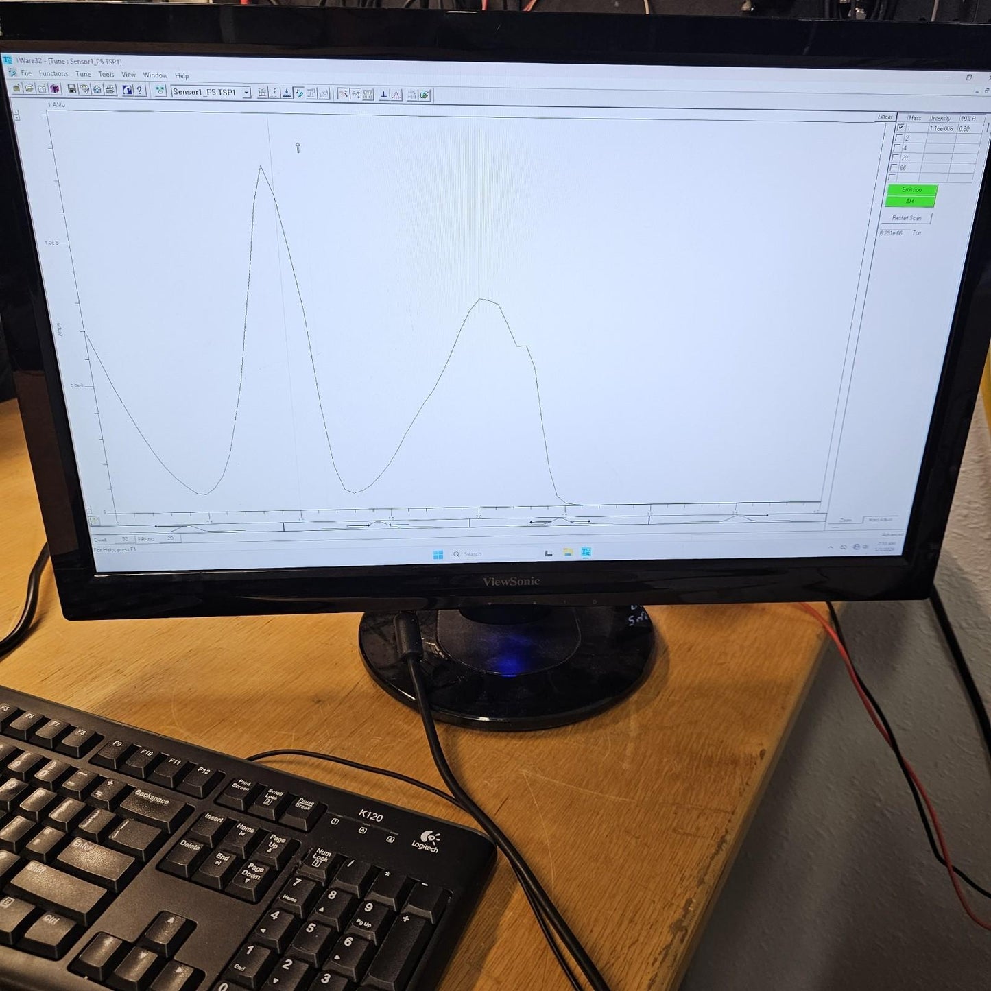TESTED Inficon H100M RGA 1-100 AMU Faraday Electron Multiplier DN35CF TWare32 PC