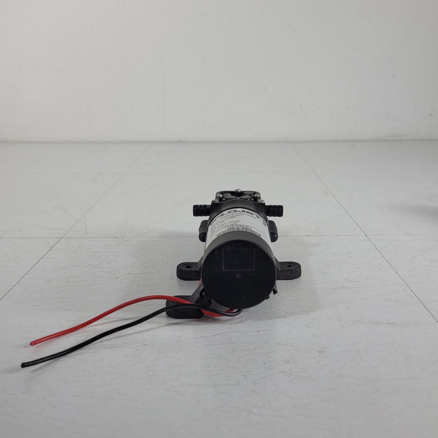Flojet LF122201 Motor Driven Diaphragm Pump 35 PSI Flow 1 - 3.8 LPM 12 VDC