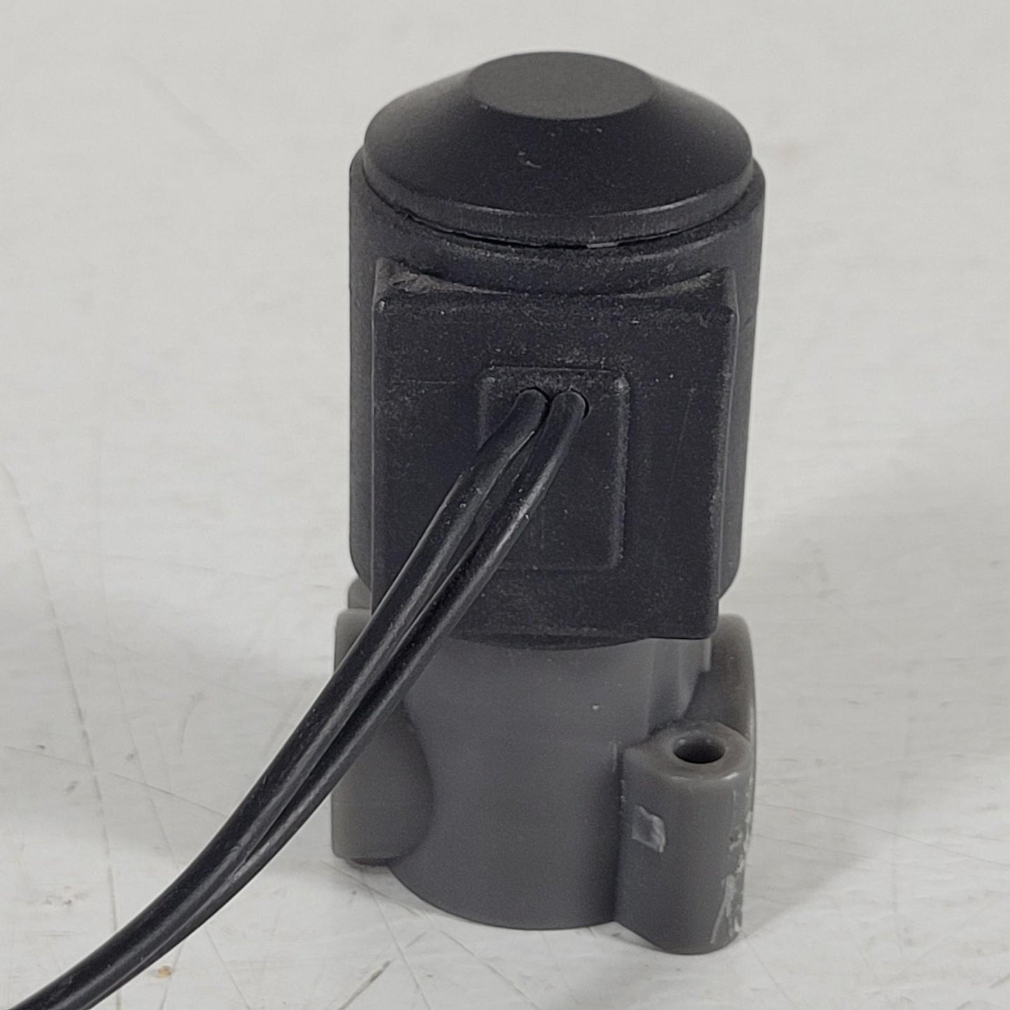 Alcon 02CZ072A1-4CCF Solenoid Valve 2 Way NC Delrin 3/8" Flow Factor 0.45 12 VDC