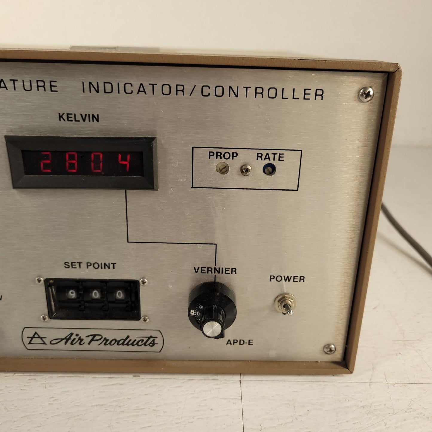 Air Products AP 3700-APD-E Kelvin Digital Temp Indicator/Controller 0-20W