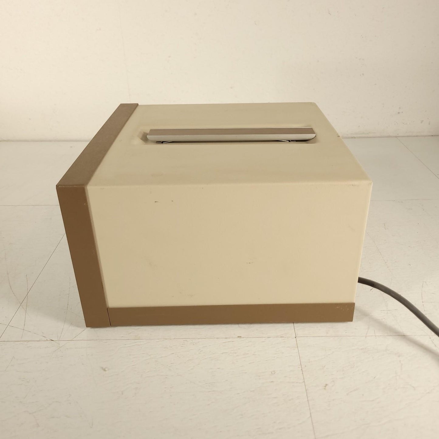 Air Products AP 3700-APD-E Kelvin Digital Temp Indicator/Controller 0-20W